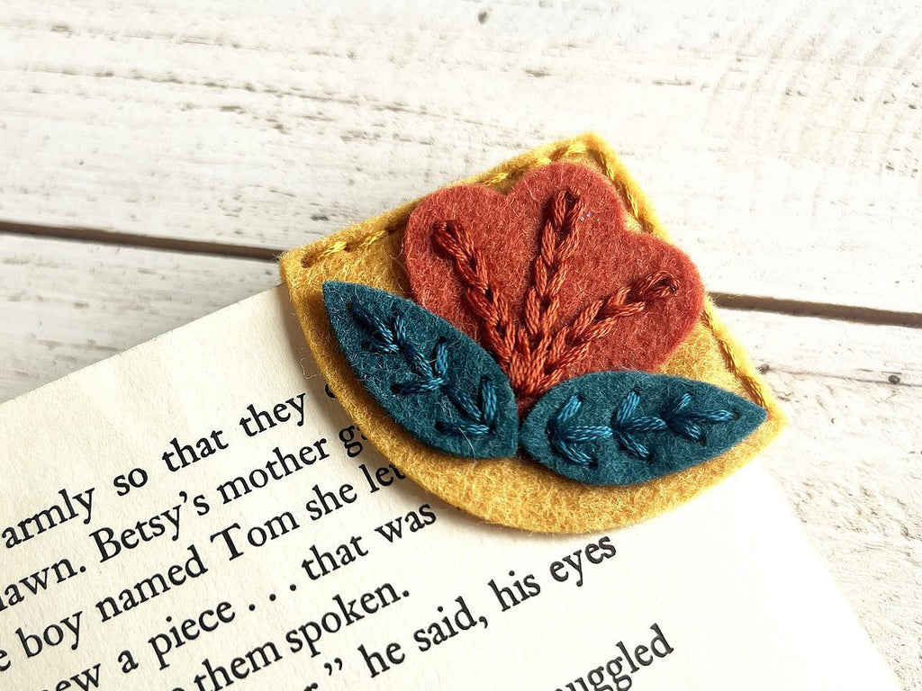 Get Thready - Corner Bookmark Die Set